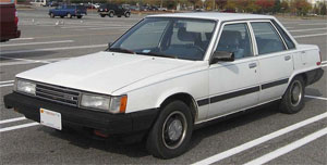 Foto da primeira geração do Toyota Camry (1982-1986)